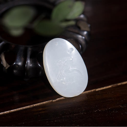 新疆和田玉籽料羊衔灵芝吊坠 商品图2