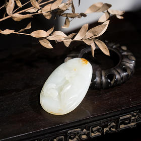 新疆和田玉籽料手把件