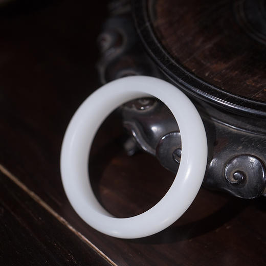 新疆和田玉籽料手镯 商品图1