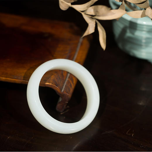 新疆和田玉籽料手镯 商品图1