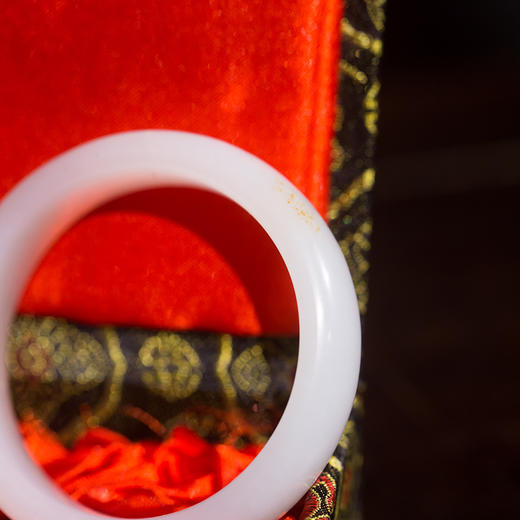 新疆和田玉籽料手镯 商品图3