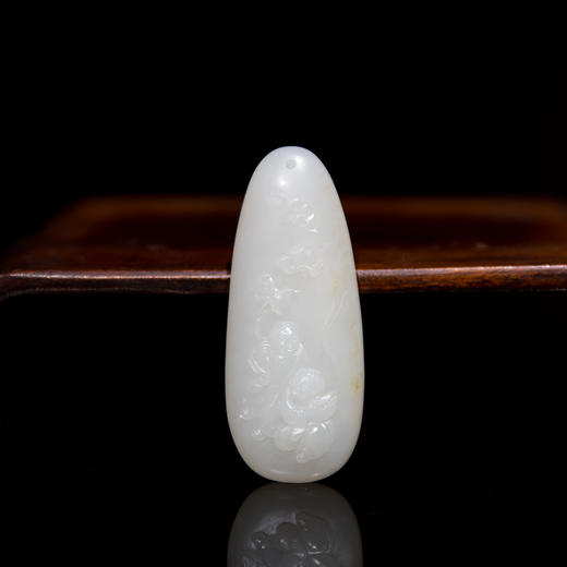 新疆和田玉籽料（背面雕竹） 商品图1