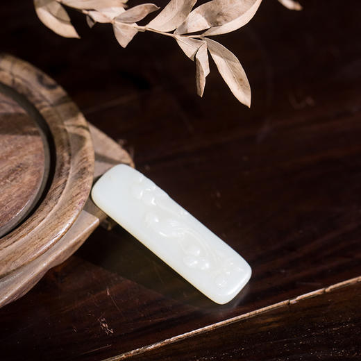 新疆和田玉籽料喜上眉梢玉牌（带皮） 商品图3