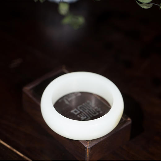 新疆和田玉籽料手镯（带皮） 商品图3