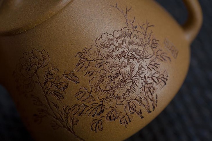 茶香记 黄金段刻绘小高石瓢 紫砂壶 刻绘牡丹 管能翠 祁星斗 端庄大气