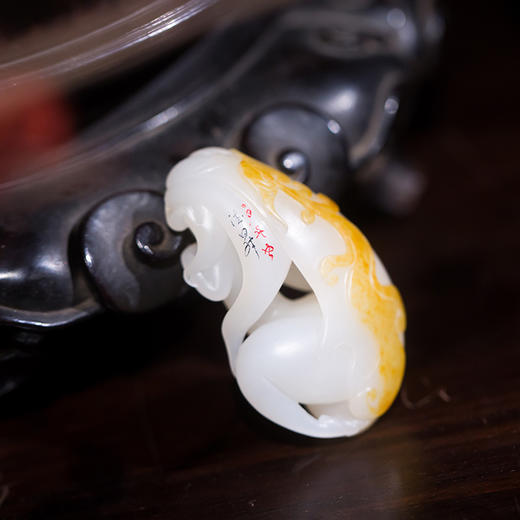 新疆和田玉籽料把件（红皮)（吴德昇） 商品图1