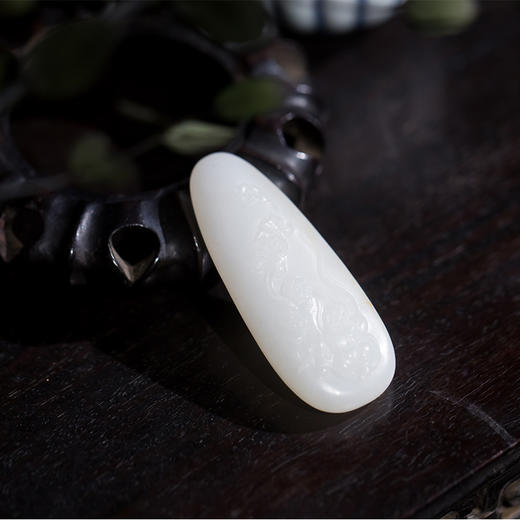 新疆和田玉籽料（背面雕竹） 商品图4