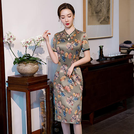 ZAYS-新品仿香云纱短袖低领中老年妈妈装气质宴会礼服旗袍 商品图3