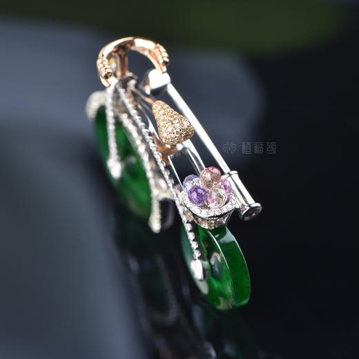 【岁月的童话】翡翠自行车胸针-XZ409052 商品图4