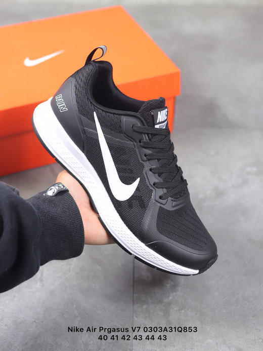 耐克Nike Air Zoom Pegasus V7 SHIELD 登月7代 休闲运动慢跑鞋 商品图3