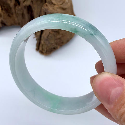 派瑞翡翠 翡翠手镯 糯种 飘绿花 商品图2