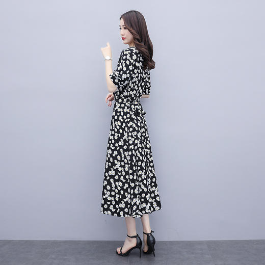 WZNH-WR16869淑女气质女装V领A字裙连衣裙 商品图3