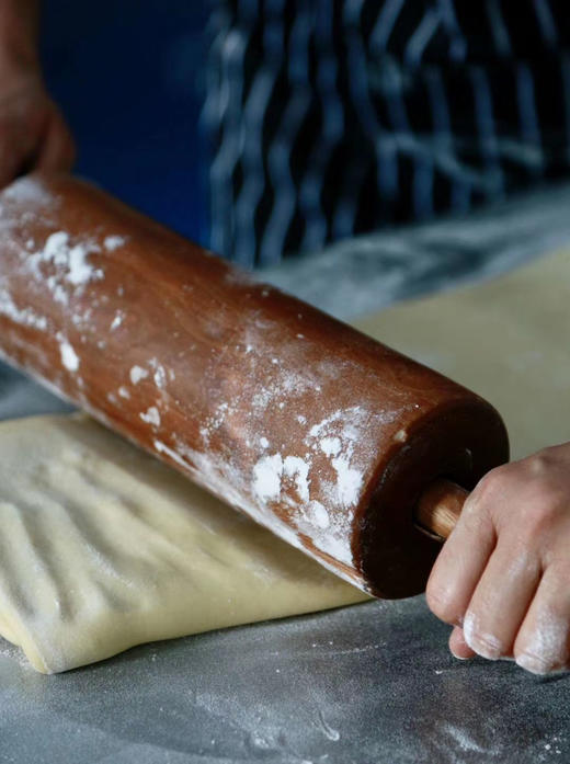 新增玫瑰蛋黄酥，云南玫瑰鲜花饼，2盒装【手工制作】玫瑰鲜花饼花香浓郁，酥软细腻 层层起酥可做伴手礼8枚*40克/盒*2现烤现发 商品图5