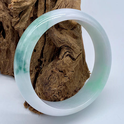 派瑞翡翠 翡翠手镯 糯种 飘绿花 商品图0