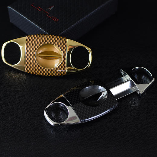 美国Lotus Cigar Cutter 莲花雪茄剪刀 碳纤维外壳 V剪 商品图1