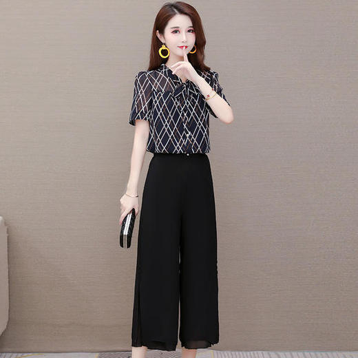 YW-LRX-ZFA26新款气质修身条纹上衣阔腿裤两件套 商品图0