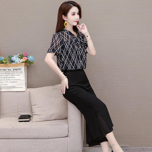 YW-LRX-ZFA26新款气质修身条纹上衣阔腿裤两件套 商品图1