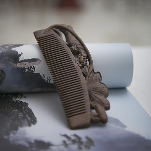 周广胜黑金檀简约款雕花木梳和和美美 商品图1