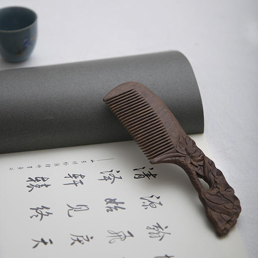 周广胜黑金檀简约款雕花木梳叶青莲 商品图2