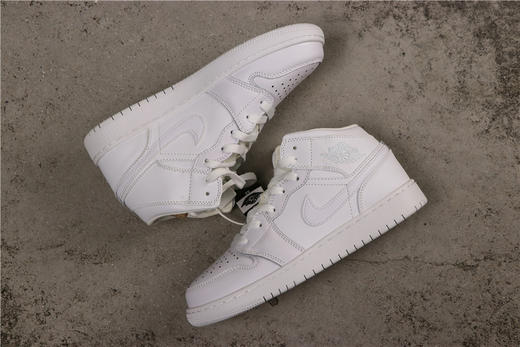 乔丹/Air Jordan AJ1 乔丹1 乔1 AJ1 乔丹1代系列中帮 Air Jordan 1 Mid “Whiteout”货号：554724-104 乔1中帮全白 36-45 商品图0