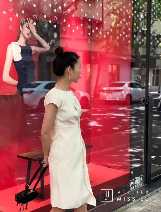 Rocia-奶白立裁一字领连身裙 商品图3