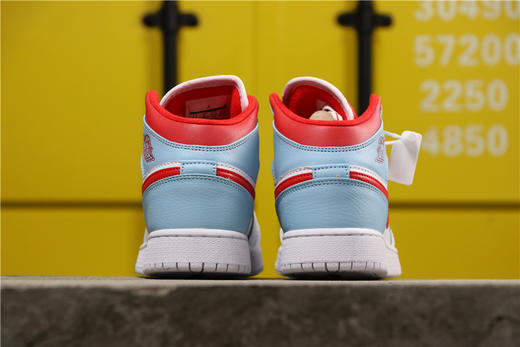 乔丹/Air Jordan AJ1 aj1 乔丹1代 乔1 乔丹1代中帮系列 Air Jordan 1 Mid GS 货号：555112-104 乔1中帮白蓝红 36-40 商品图3
