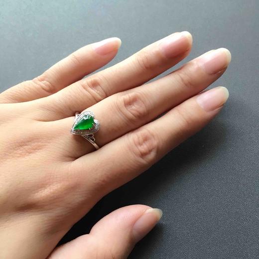 高冰种阳绿翡翠戒指18k白金钻石镶嵌 商品图6