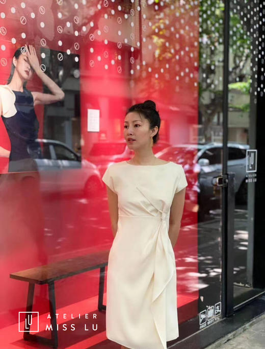 Rocia-奶白立裁一字领连身裙 商品图0