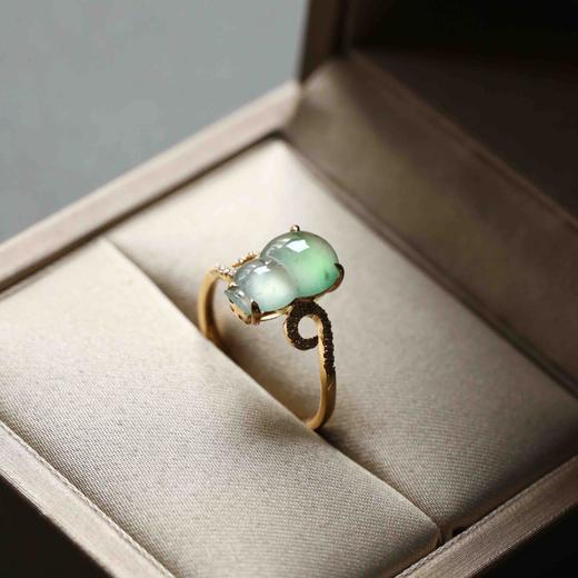 高冰到玻璃种阳绿雪花棉翡翠葫芦戒指18k黄金钻石镶嵌 商品图5