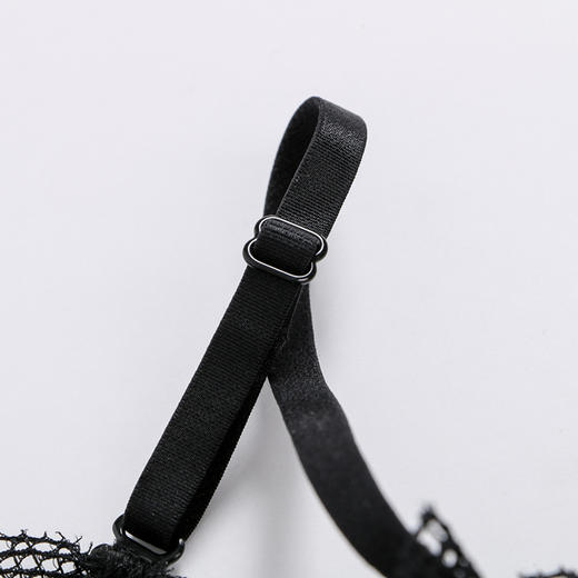 蕾丝柔软薄款微弹内衣套装 法式三角杯内衣套装，大面积蕾丝装饰 清仓不退不换 商品图9