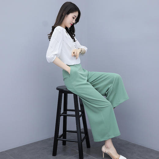 WZNH-HCNL18108新款名媛气质小香风女装洋气时尚两件套 商品图3