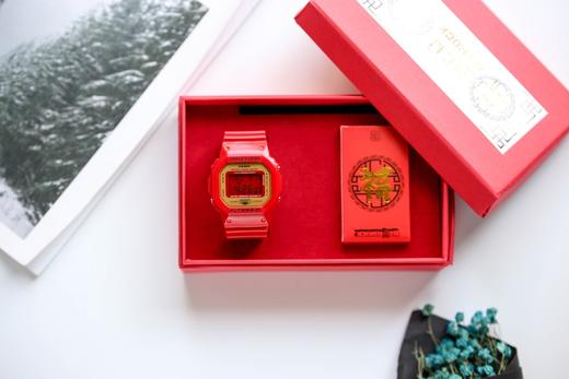 猪年限量版卡西欧 数量有限 先到先得 卡西欧新款g-shock 2019新年限量款猪年限定礼盒版DW-5600CX 新款 男女皆可以佩戴 商品图8