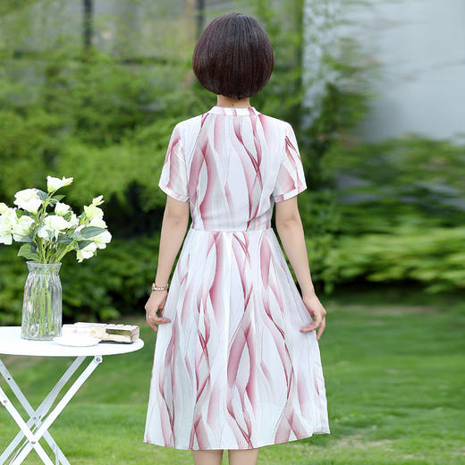 YMS-NAF9201妈妈雪纺洋气连衣裙新款中老年气质收腰过膝裙子 商品图1