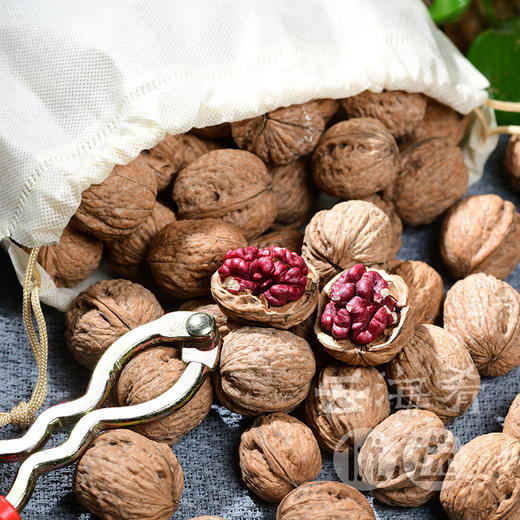 【云南澜沧江红衣核桃】红色核桃皮  带壳干核桃  口感香醇细腻  送核桃夹 商品图3