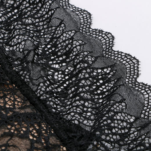 蕾丝柔软薄款微弹内衣套装 法式三角杯内衣套装，大面积蕾丝装饰 清仓不退不换 商品图4