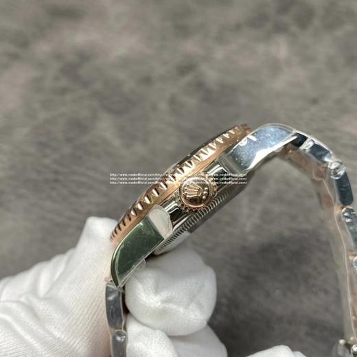NOOB official➕全新鼎力出品 格林尼治GMT-MASTER II 根据最新的126715格林尼治开发的的副本，放大镜正确AR镀膜，表盘12点位置采用正品一致的皇冠字面，旋入式三扣锁三重防水 商品图4