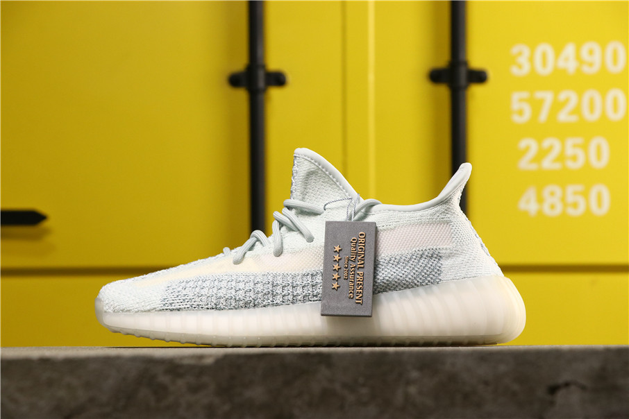 Adidas 阿迪椰子350v2  冰蓝满天星 货号：FW5317尺码：36--46  Yeezy Boost 350 V2 “Static” Reflective