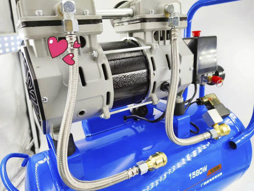 二级无油空压机，35L上气48秒，速度杠杠的，质量绝对可靠，功率1580W，（整机）发快递箱子压坏变形，不予受理。 商品图2