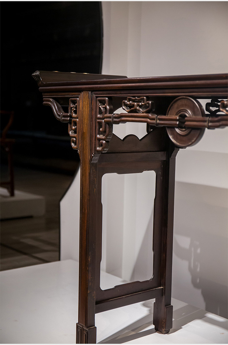 清红木拱璧纹书卷式翘头案