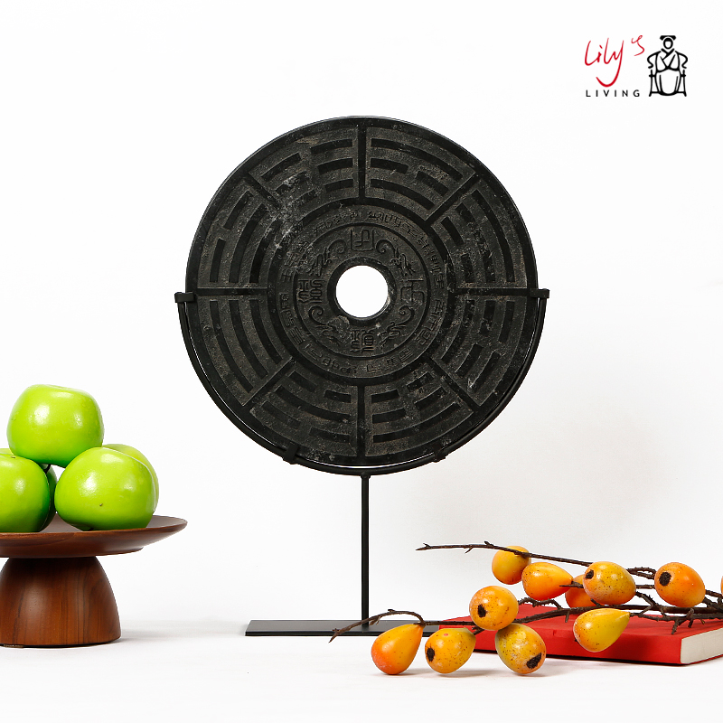 八卦玉片 复古摆件 岫玉神兽 Disk with stand