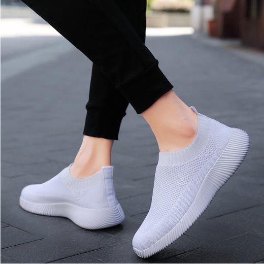 【轻盈飞织鞋男女款】会呼吸的飞织鞋  弹力飞织面料 轻盈柔韧 透气排湿不闷脚 商品图2