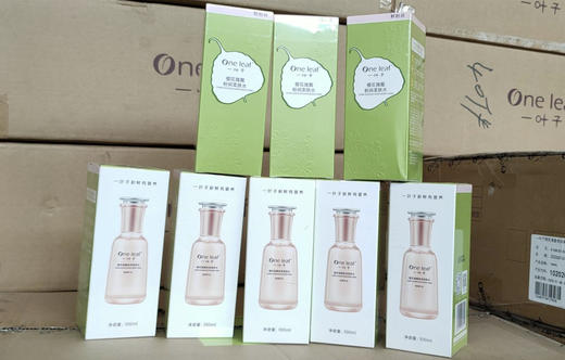 一叶子樱花瑰蜜粉润柔肤水100ml/保湿乳液100ML 商品图7