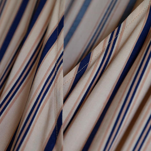 【不退不换】整个夏天优雅又性感|法式V领条纹茶歇裙，显瘦显高 商品图5