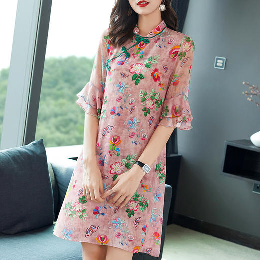 CS-72822复古绿色盘扣钉珠喇叭袖真丝连衣裙 商品图2