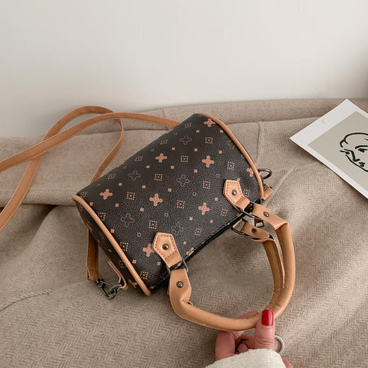 【印花包时尚大气小包包女】潮韩版斜挎包洋气手提枕头包箱包 商品图5