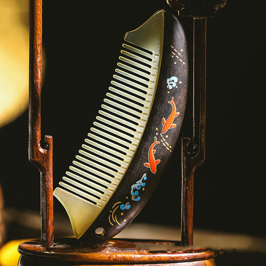 天然手工梳年年有余漆艺梳黑金檀木加羊角 谭匠木工艺  送女友 领导 长辈 商品图4