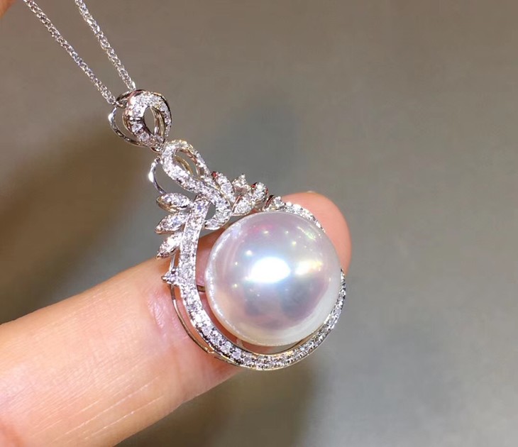 天然澳白珍珠吊坠18k金钻石镶嵌珠子近正圆强光极微瑕皮光很亮大小13