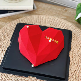 超值秒杀： 钻石心  香草草莓慕斯蛋糕