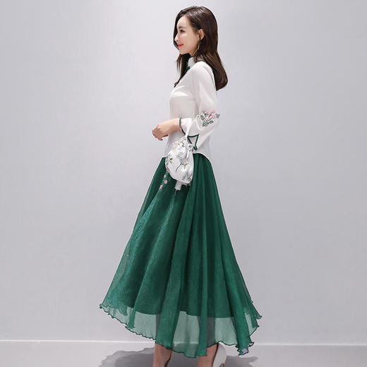CQ20307时尚中国风文艺 复古绣花上衣+大摆裙 两件套 商品图1