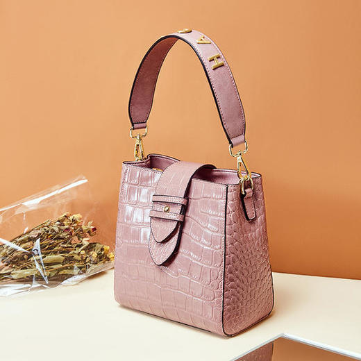 QSL1277牛皮女包鳄鱼纹真皮手提包单肩斜挎水桶包 商品图2